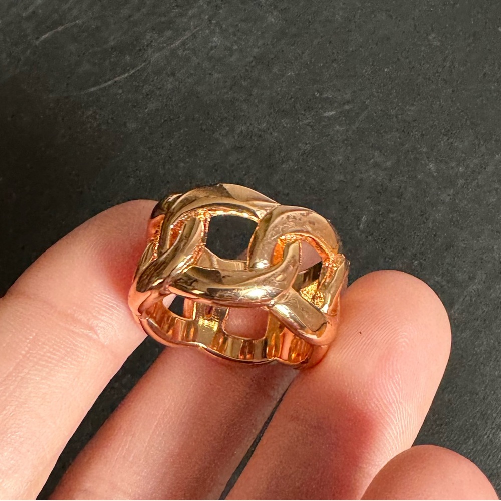 Gold Chain Design Ring - Picture 4 of 4